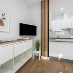 Moderno Frente Al Mar * 加的斯
